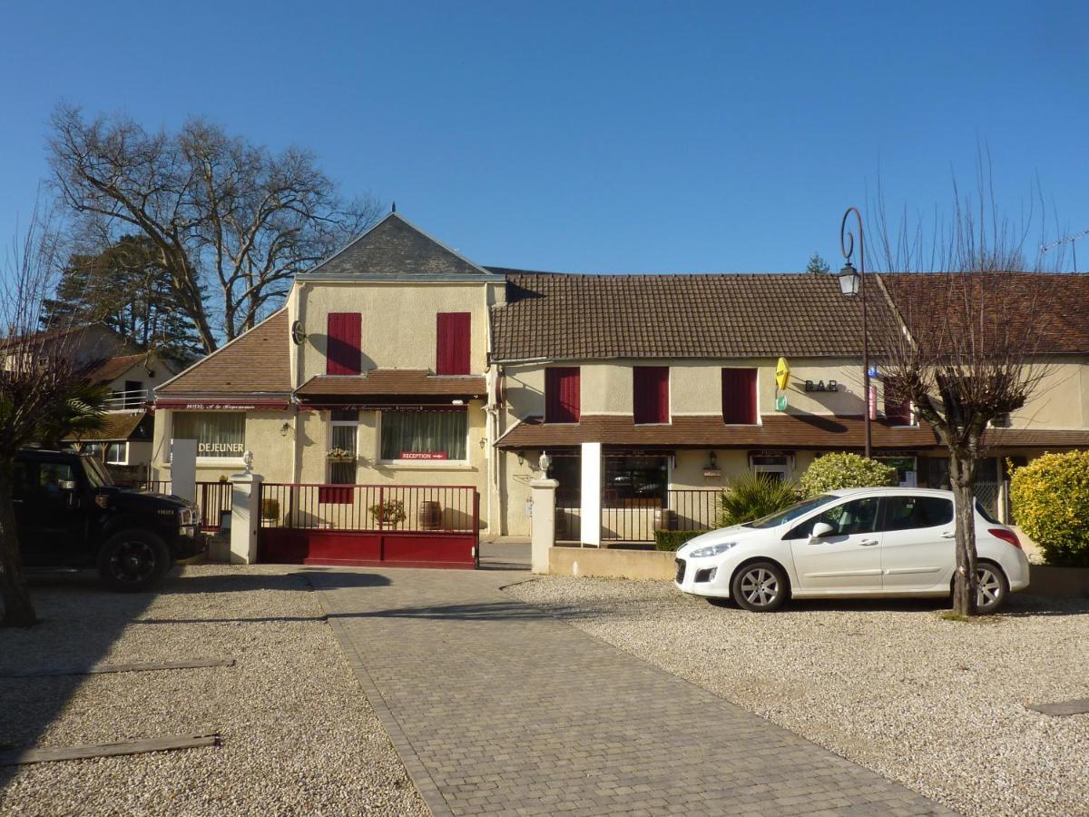 Hôtel A La Renommée Saint-Père Exterior foto